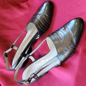 FERRAGAMO sz6.5 Bicolore Flats